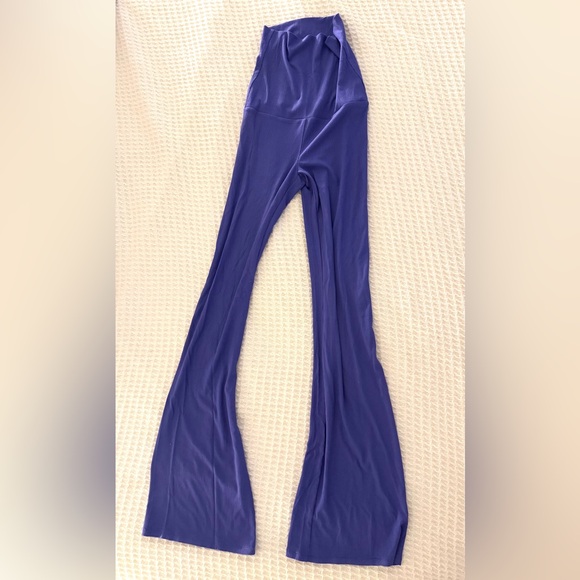NWOT - SKIMS Soft Lounge Foldover Pant in Tanzanite, XS. Limited edition color! - Picture 2 of 4